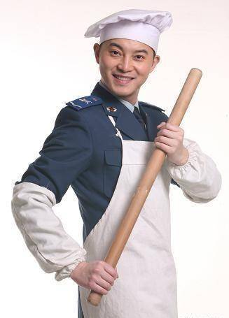 一代男神,25岁出道,因洁癖3次分手,意外成就沙溢,演