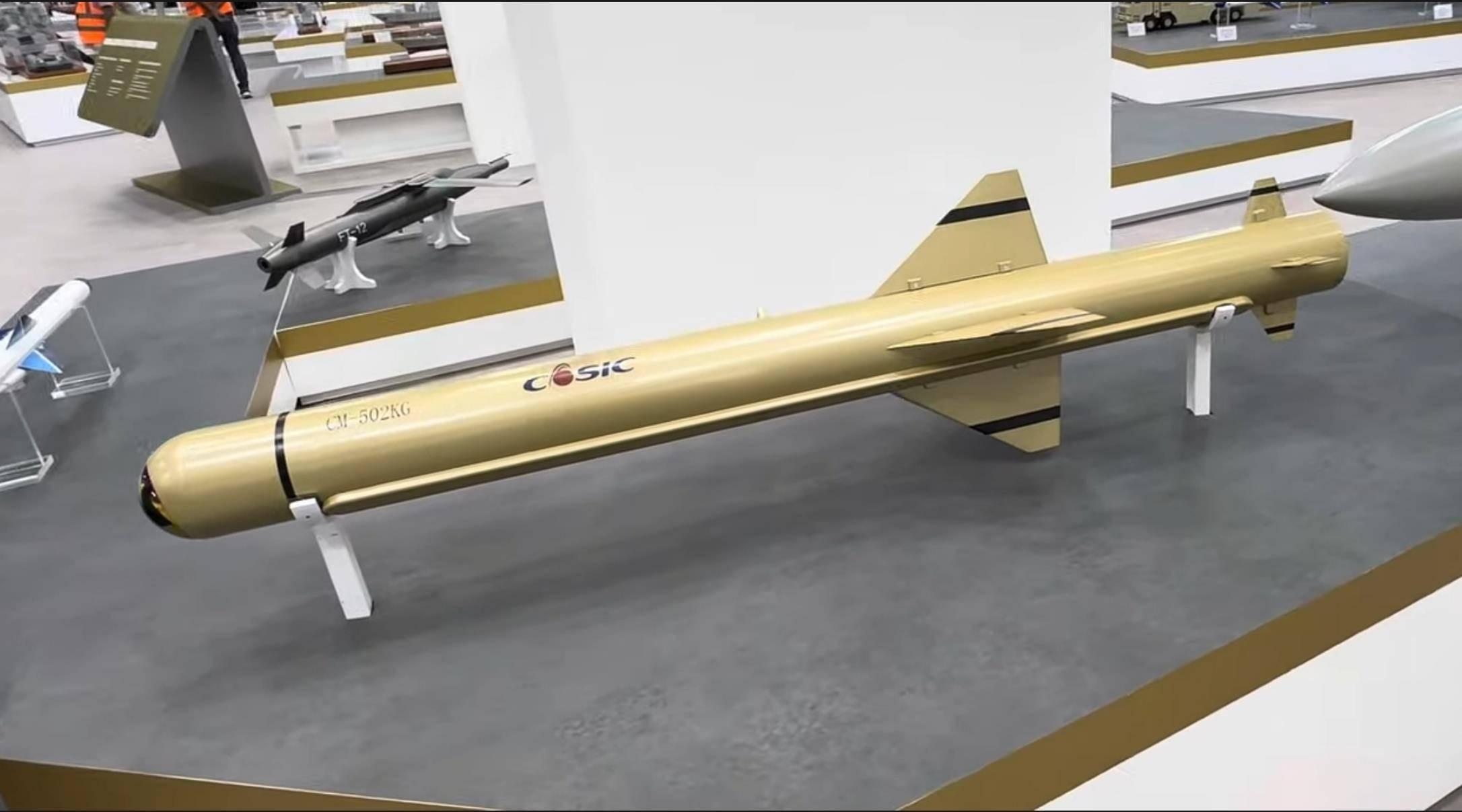 "硫磺石"导弹是英国在美国的agm114"海尔法"导弹基础上改进出来的三军