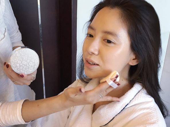 韩国女星宋智孝素颜出镜,38岁看着像18岁"换血美容"太"大胆"_皮肤