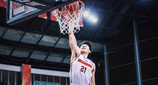 张昊伤愈复出后有明显进步,给广东锋线注入了很大活力_比赛_张浩_篮球