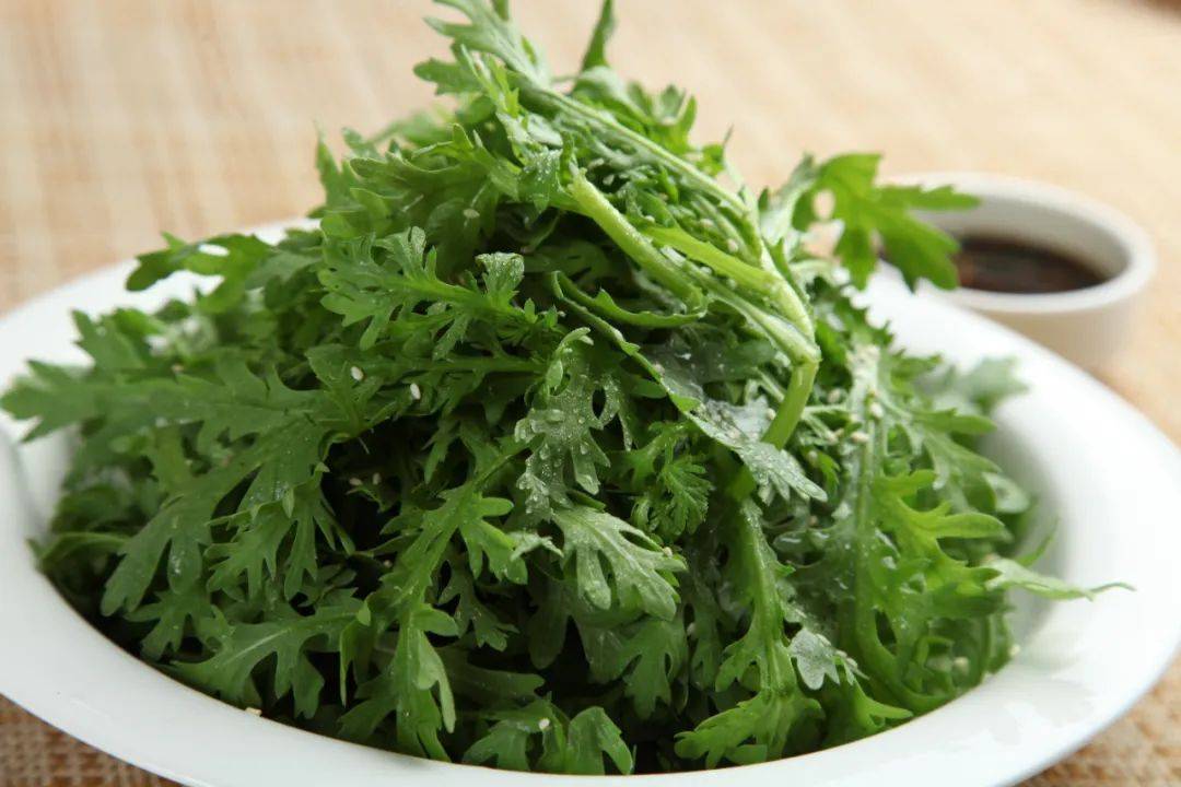 适合春天吃的蔬菜——茼蒿_孩子_朋友_优点