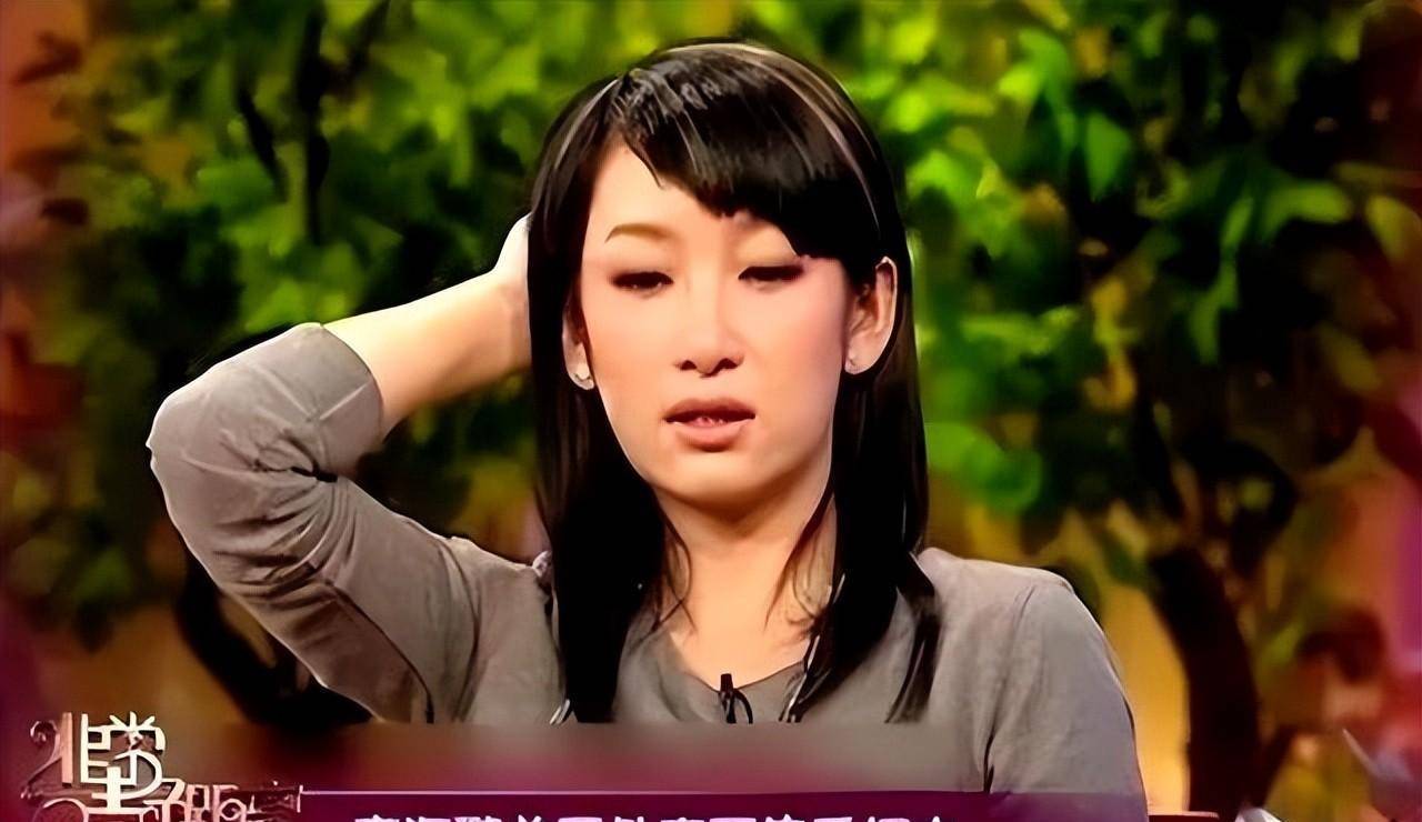 丑而不自知的女星,长相寒碜非尬演"绝世美人",怨不得被骂多年_周冬雨