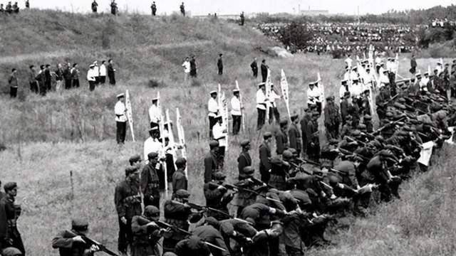 看看1980年代严打老照片,公开集体枪决大批犯人_法律_国家_中国