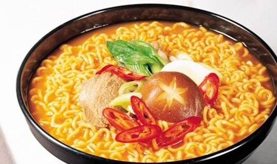 木耳炒肉一十八,牙膏牙刷牛皮带,饮料扑克八宝粥,苹果香蕉葡萄干,香烟