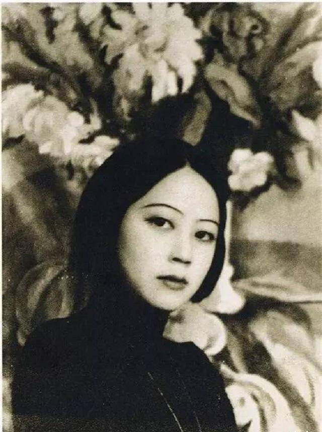 嫁给55岁才子,两人恩爱仅10年,晚年她道出一生遗憾_张荔英_陈友_爱情