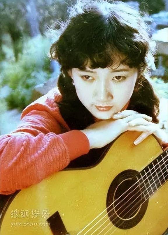 八十年代内地女歌手图片