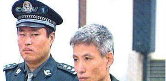 "教父"刘涌:与警察枪战,抽刘德华耳光,被捕时吞200颗安眠药_父母_儿子
