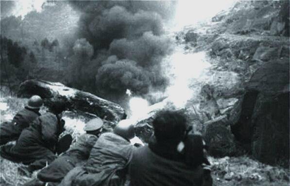 1500余人围攻,两悍匪顽抗三昼夜,结局令人深思_邵江兵_耿学杰_部队