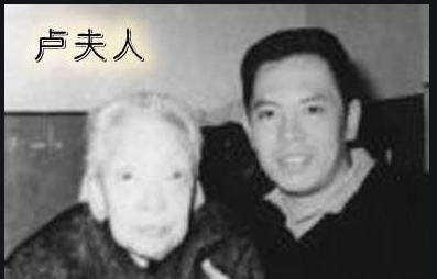 二夫人卢寿萱1900年嫁给张作霖.