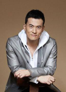 何洁前夫赫子铭近况曝光,县城老家吃串无人识,离婚6年没再婚_生活