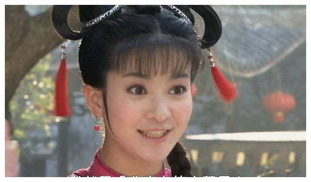 在故事的最后,小燕子和福尔康幸福地生活在一起,他们已经结婚快十年