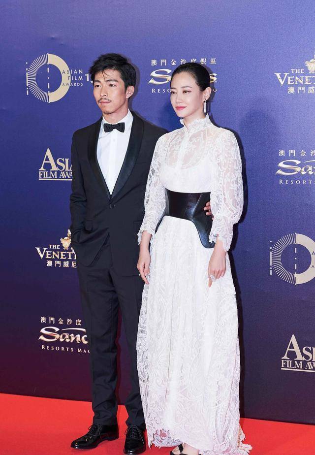 40 岁谭卓官宣恋情,男友是演员黄毛,两人亲吻照曝光_张宇_生活_电影