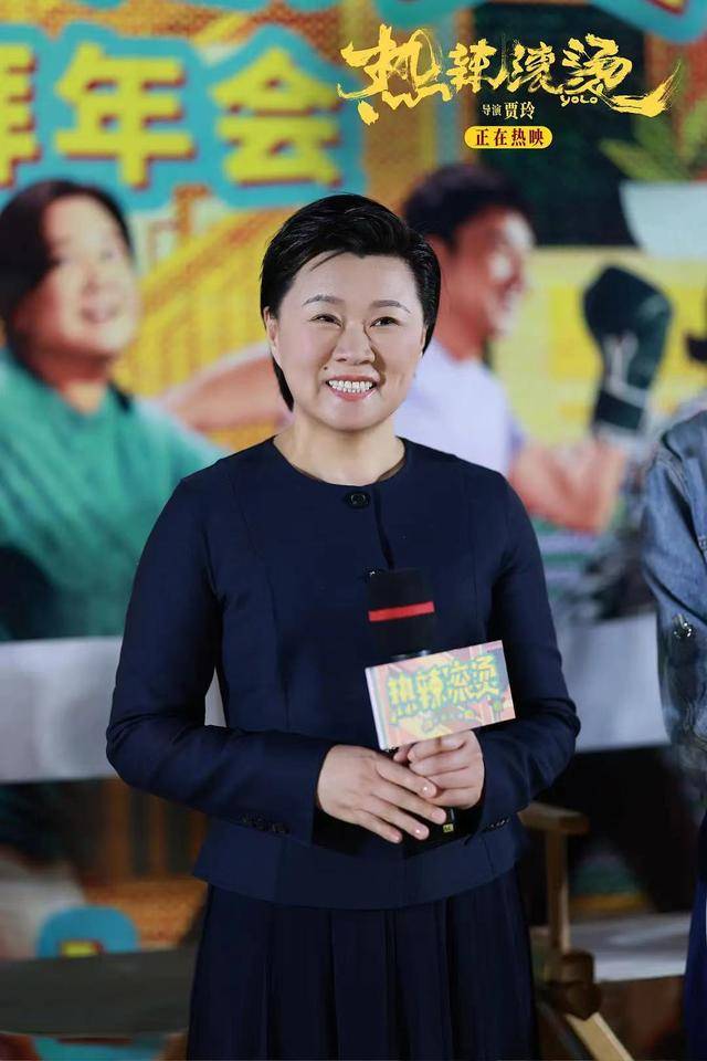 同样演"胖贾玲"的妈妈,年过50的刘佳,赵海燕对比