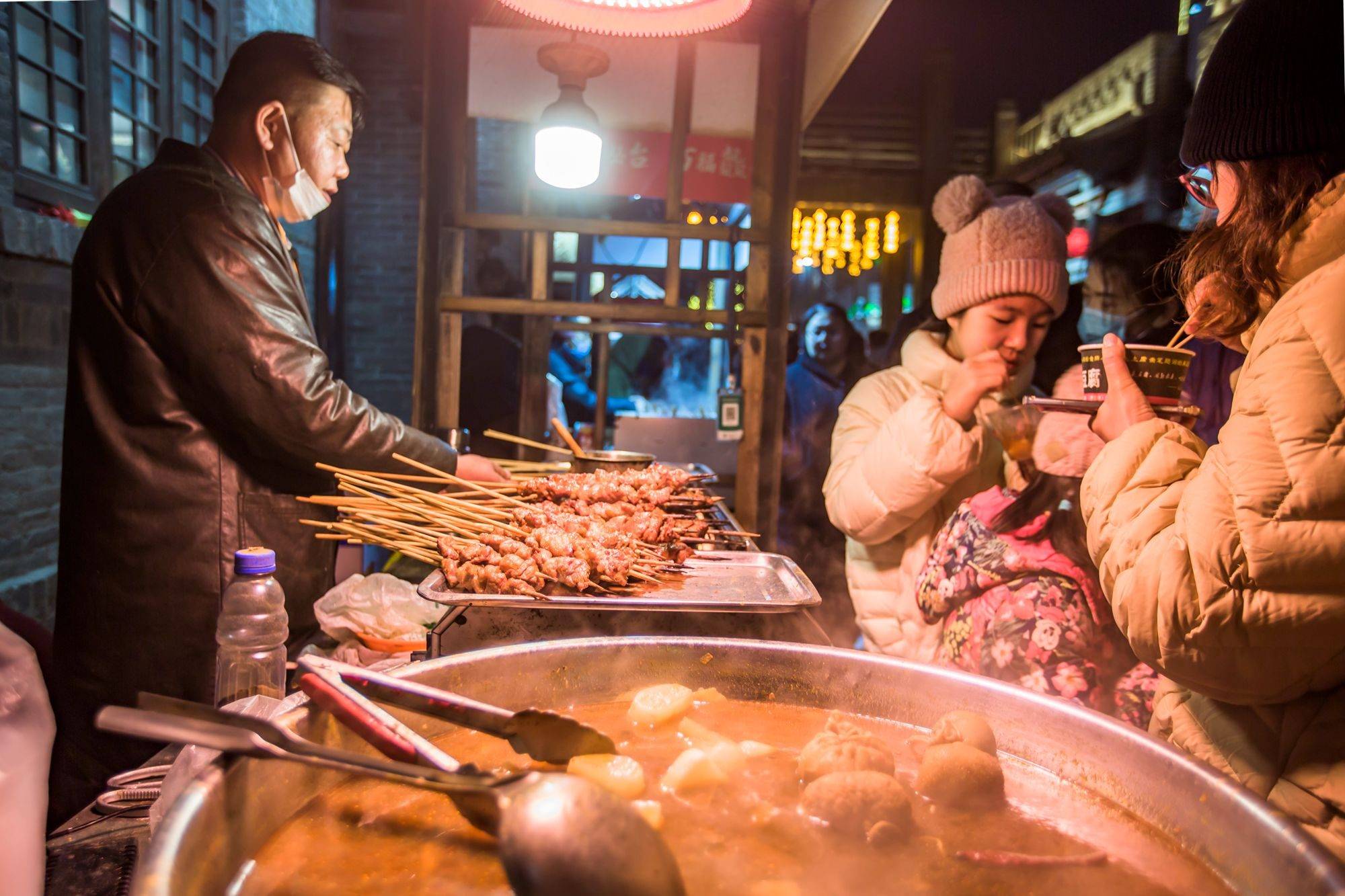 邯郸回车巷历史文化街区,距今已有3100余年历史,夜色下美轮美奂_街巷