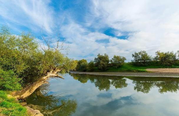 五行缺水的人如何取名,五行缺水应该怎么起名字_谢咏_八字_影响