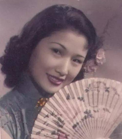 相守47年,发妻离世后,他不顾反对迎娶娇妻,安享晚年