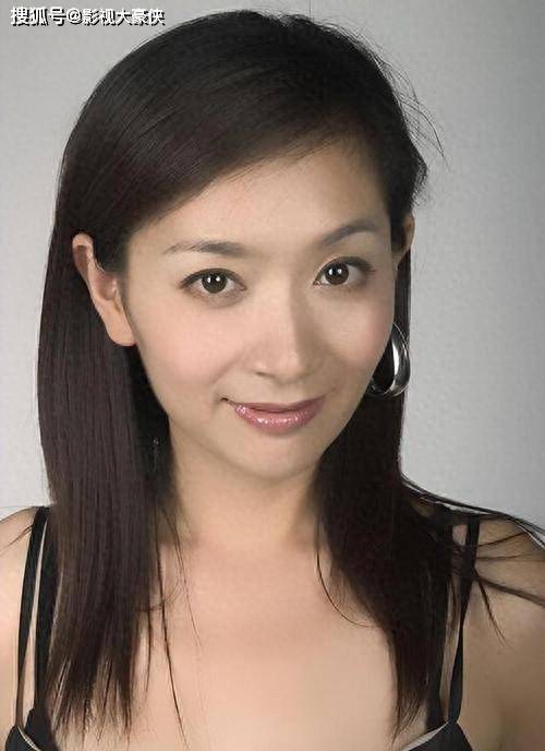 主持人王芳:29岁嫁大15岁教授,31岁独自产检生女,她如今怎样了_节目