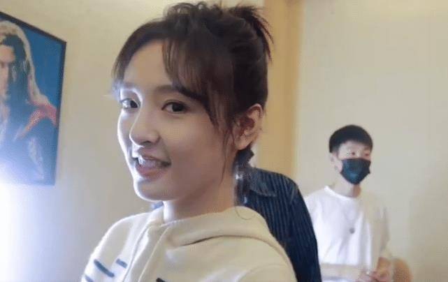 29岁吴倩不再瘦脱相!