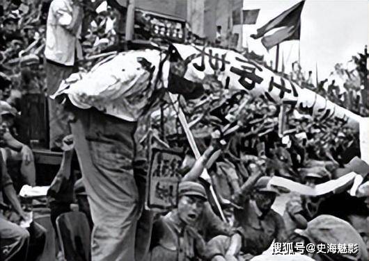 专门派遣一名工人出身的研究员,以帮助批斗的名义进入到了复旦大学