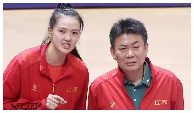 李盈莹接棒,朱婷落选,主攻线张常宁状态下滑,中国女排焦虑!