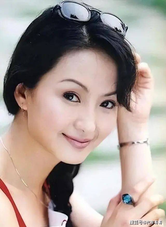 青年刘丹在2000年时,28岁那年,因车祸去世.