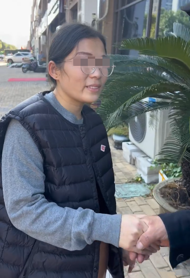 山东女孩亲生父亲并未拒绝认亲,她将为养父母养老送终_小赵_迟女士_商