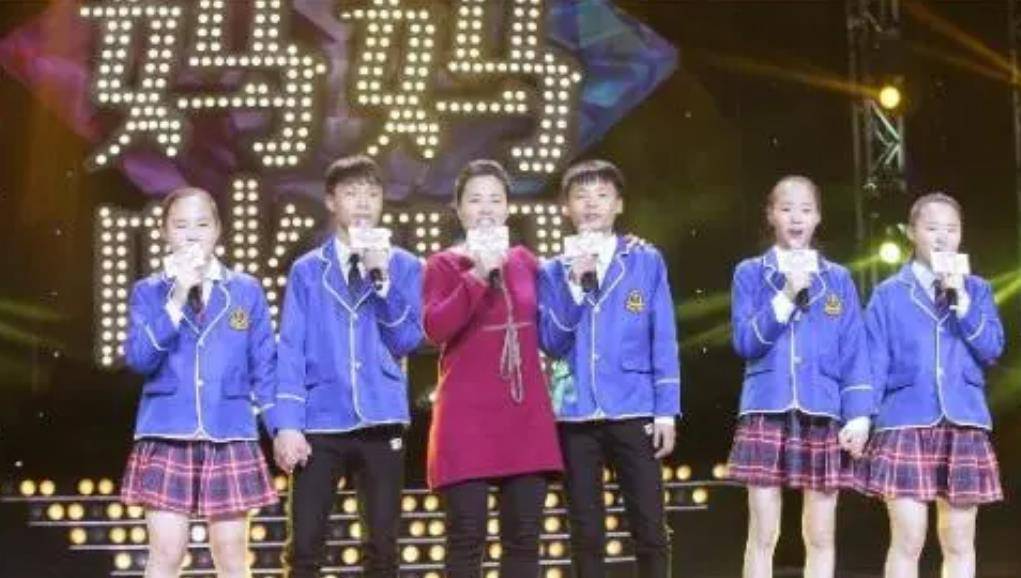 2002年河北孕妇拼死产下五胞胎,养了19年后直言:宁