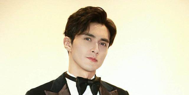 "东华帝君"来演凡人,从被批演技差到获影帝,高伟光的高光时刻_电视剧