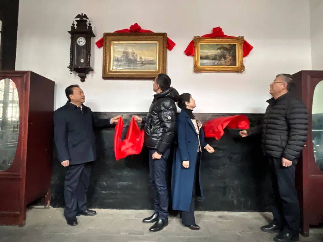 佩拉西亚)先生向乔家大院文化园区捐赠油画作品_山西