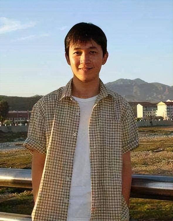 潘粤明被董洁毁了家庭事业和名声,有人比他更惨_钟镇涛_章小_婚姻