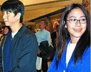 封7年,深陷"小三门"的林嘉欣,隐退5年后,夺金马奖大满贯_生活_母亲
