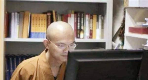 12年前,清华博士张明光不顾父母下跪哀求,坚持出家,如今后悔了吗_儿子