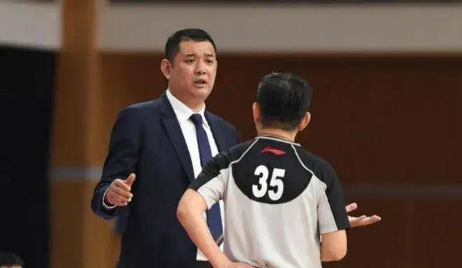 cba这波操作太硬气!禁止负方教练赛后发言,真的能解决问题吗?