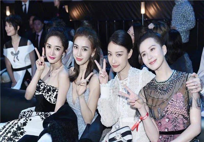刘诗诗杨幂同框!两人冰释前嫌,在活动中热聊不断._关系_因为_画面