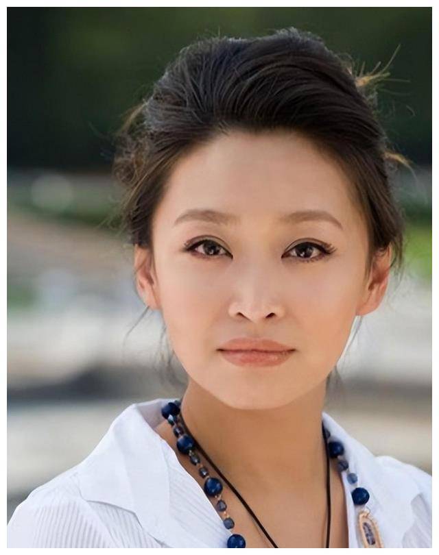 中戏老师刘天池,戏外老丁老婆王秀娥,反差之大_角色_观众_形象