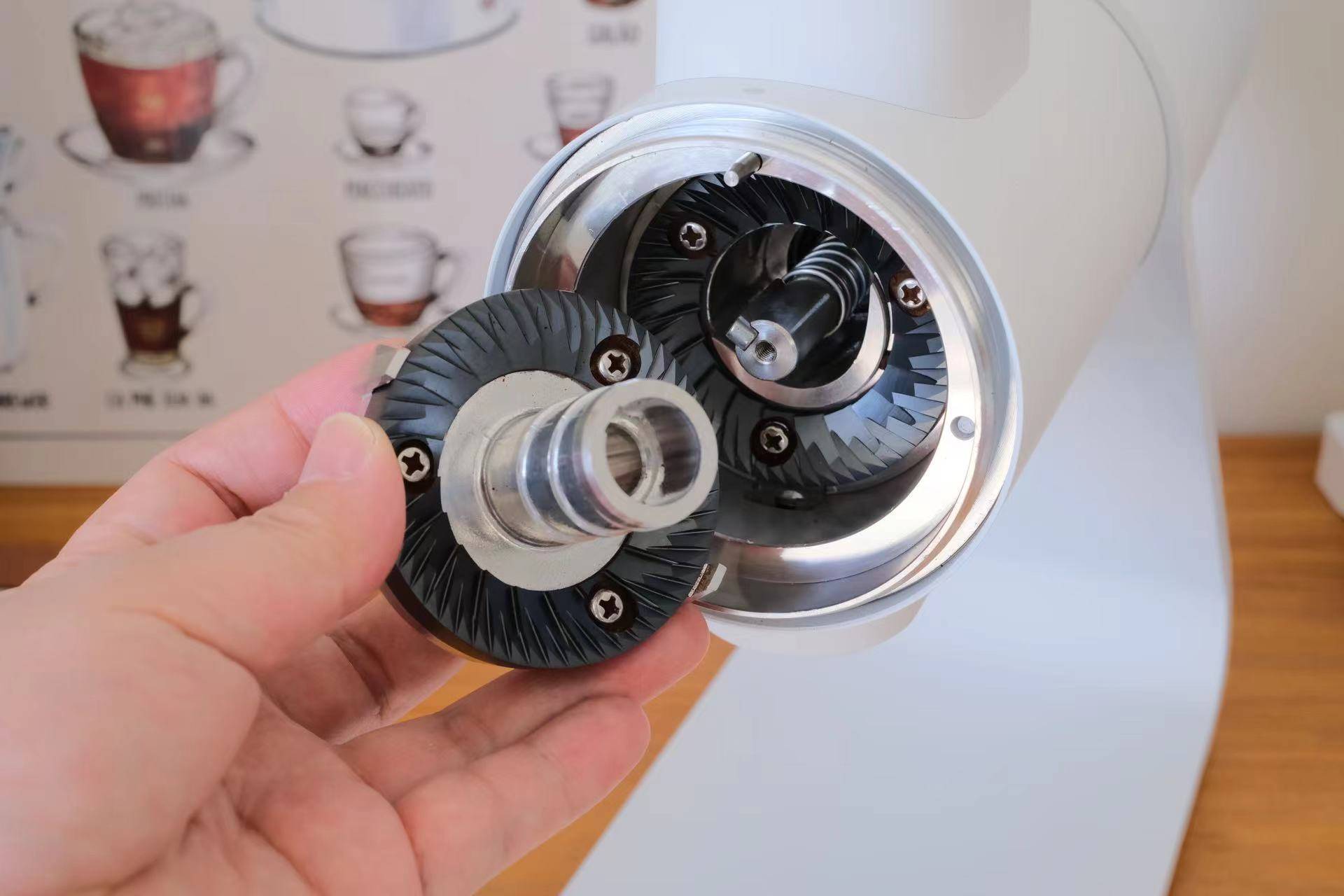 百胜图e6 air专业咖啡磨豆机,2024年2k价位磨豆机