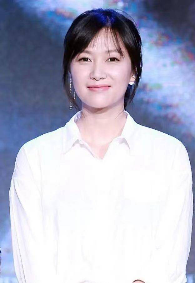 爱情混乱的女明星,人前清纯人后疯狂,个个都是老司