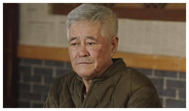 刘能找干儿子刘弘序来解决问题,却被赵四玩弄于股掌之间.