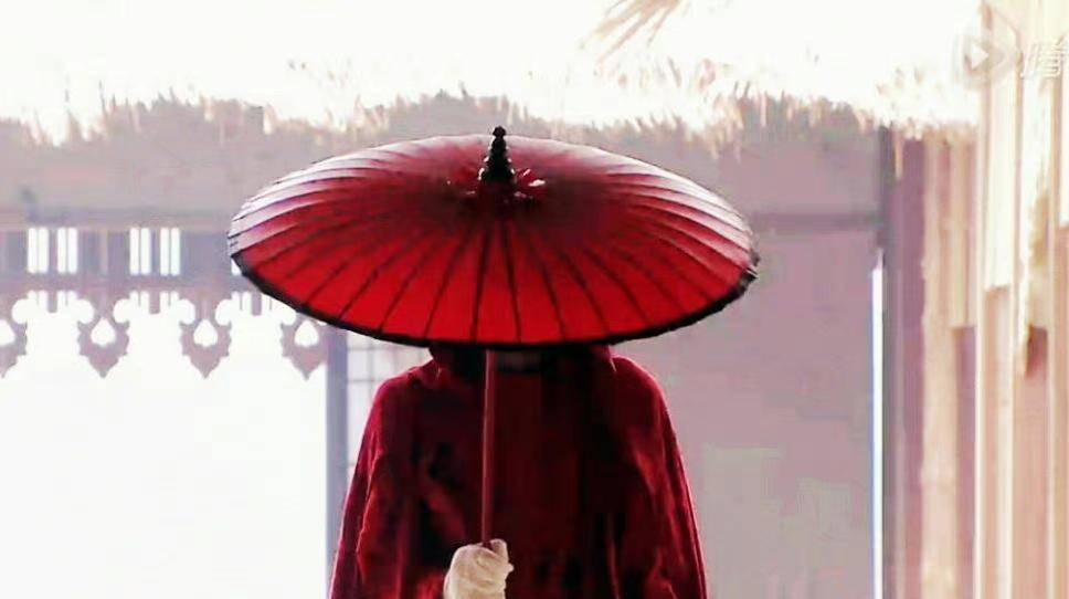 一露脸,这是什么庄稼汉的脸,可以说非常嫌弃了.
