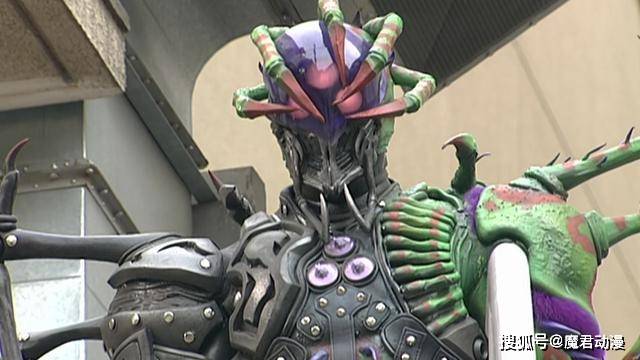 梅花9乌贼不死兽,作为卡牌的能力为释放烟雾,算是一个功能性的前置