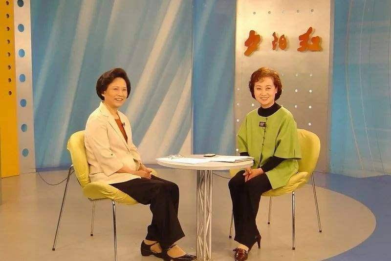 还记得《夕阳红》主持人沈旭华吗?事业风光时,因开错门坠楼身亡