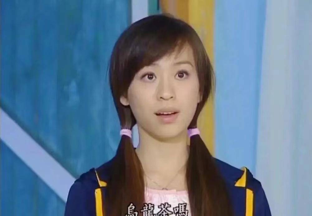 但最近回顾这部剧集的时候,才发现扮演者关颖真的是太美了.