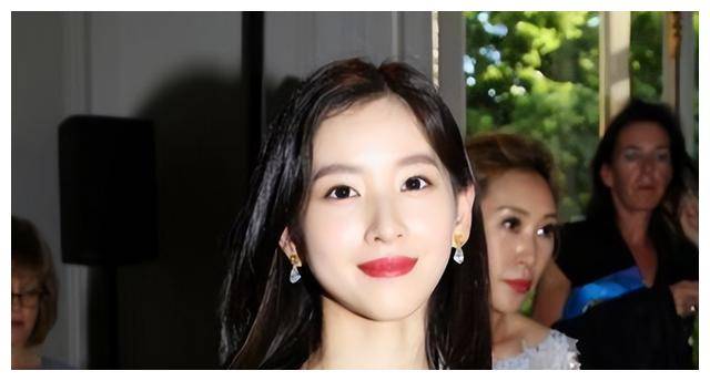 女强人的崛起在海外留学期间,命运的安排让章泽天与京东集团的创始人