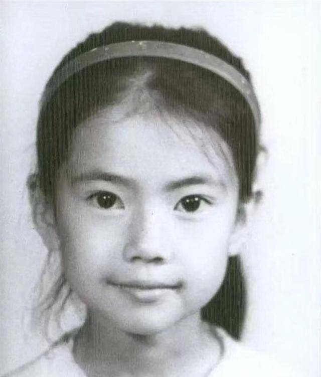 高圆圆台北度假,"母女同框"超养眼,rhea颜值成为焦点_女儿_赵又廷