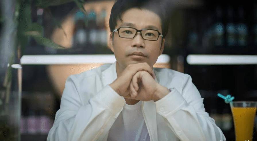 王迅:成名后分手发妻,把90后娇妻宠成宝,前妻"红了",他糊了_魏臻_黄渤