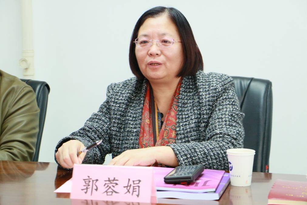 北京中医药大学东方医院党委副书记郭蓉娟从"道"和"术"两方面给出发展