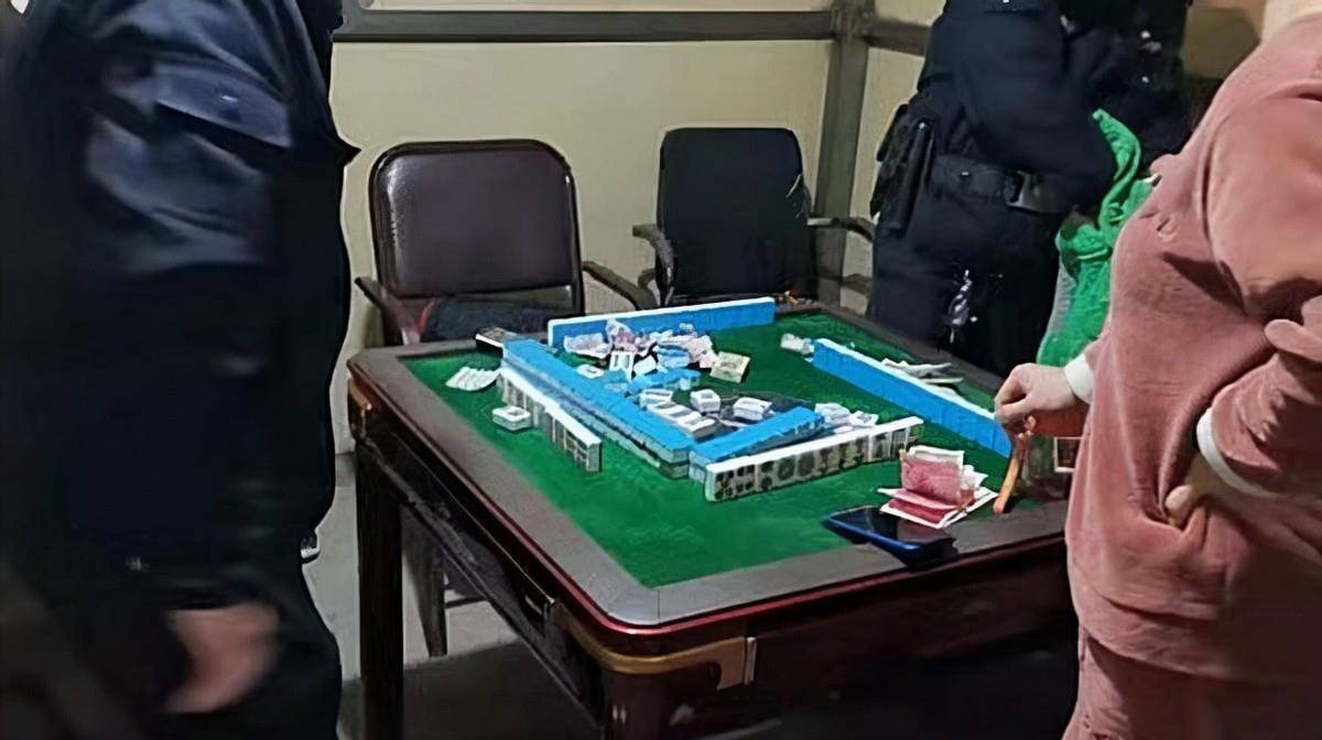 2017年小伙因麻将馆收费贵,发明了纸牌麻将,有人欲出50万买专利_王凯