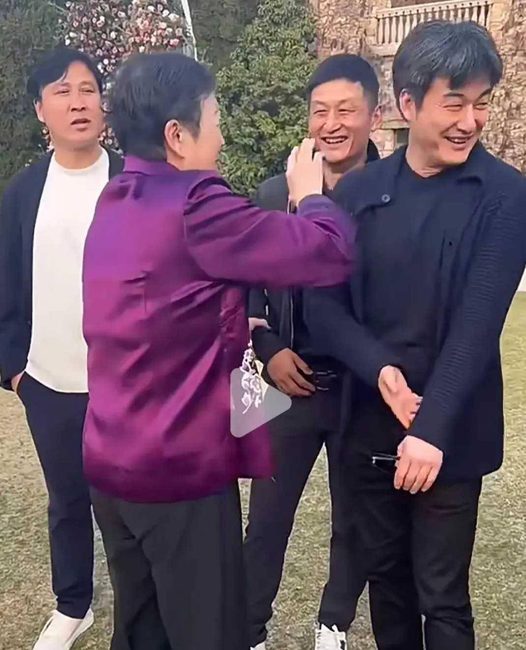 谢晖和女子举行情人节婚礼,前妻佟晨洁闺蜜和范志毅林栋甫等参加_足球