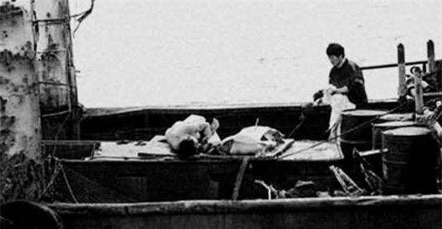 1985年哈尔滨沉船事件:驾驶员参与打架,致171人被淹死