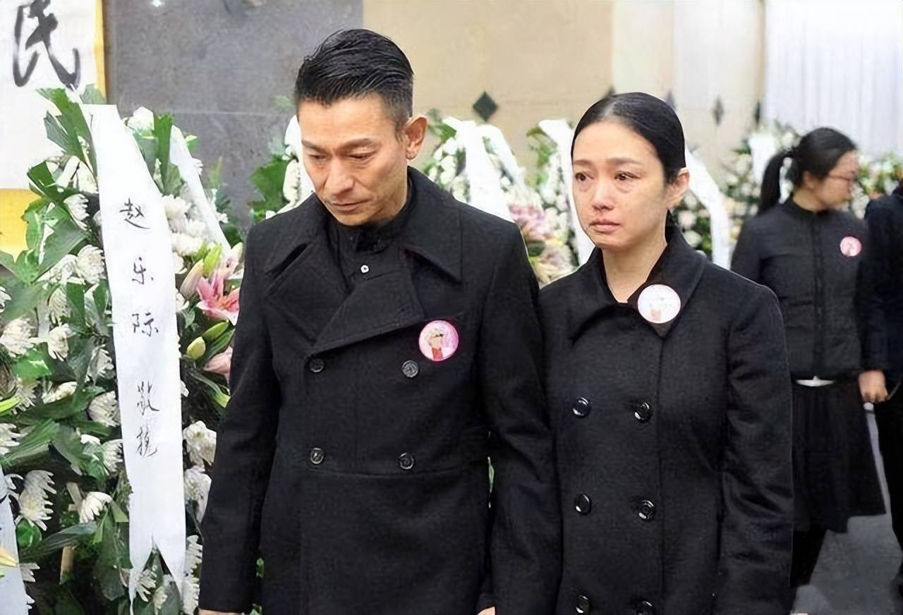 朱丽倩舅舅庆生,刘德华小姨子穿绿裙抢镜,陈志远两儿子超帅气_陈雪铃